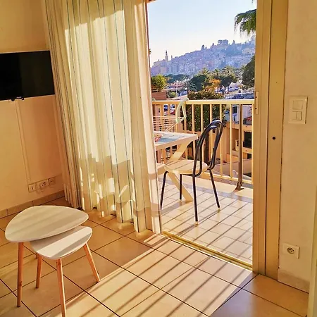 Studio Calme Bord De Mer Balcon Avec Vue Sur Menton, Ascenseur, Climatisation, Ideal Location Quiet Near Sea, Balcony With City View, Elevator, Ac *