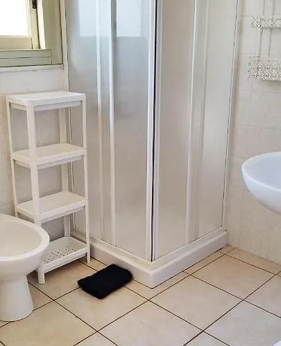 Bord De Calme Avec Balcon, Ascenseur, Climatisation, Ideal Location Quiet Near Sea, Balcony, Elevator, Ac マントン